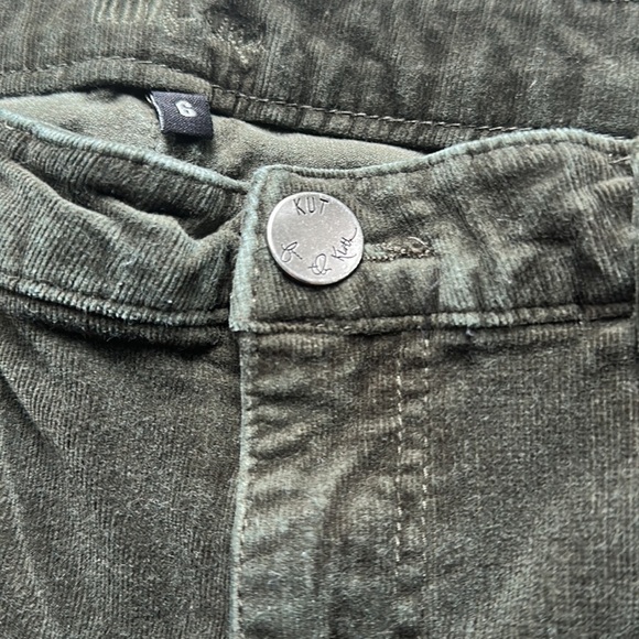 Kut from the Kloth Karen Baby Bootcut Olive green corduroy pant size 6 - Picture 3 of 10